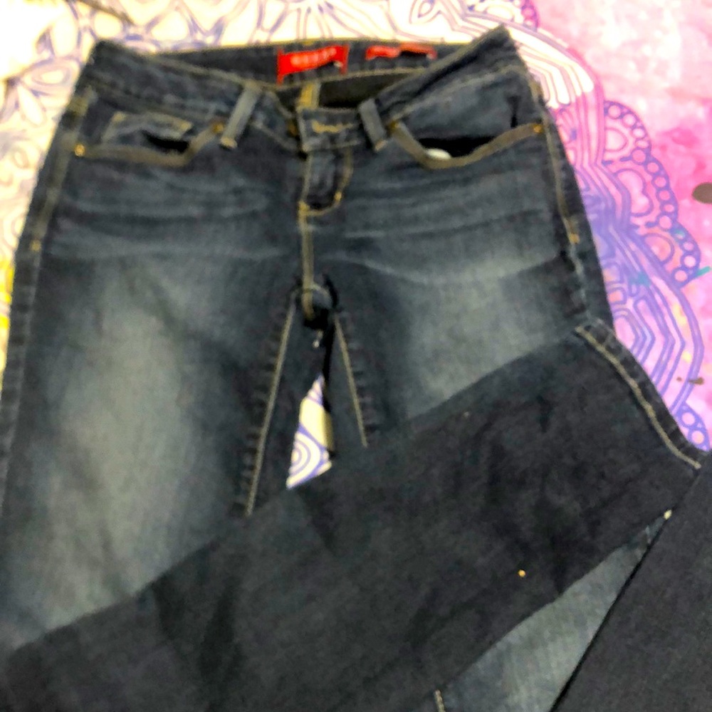 2/$40 guess medium rise curvy skinny jeans